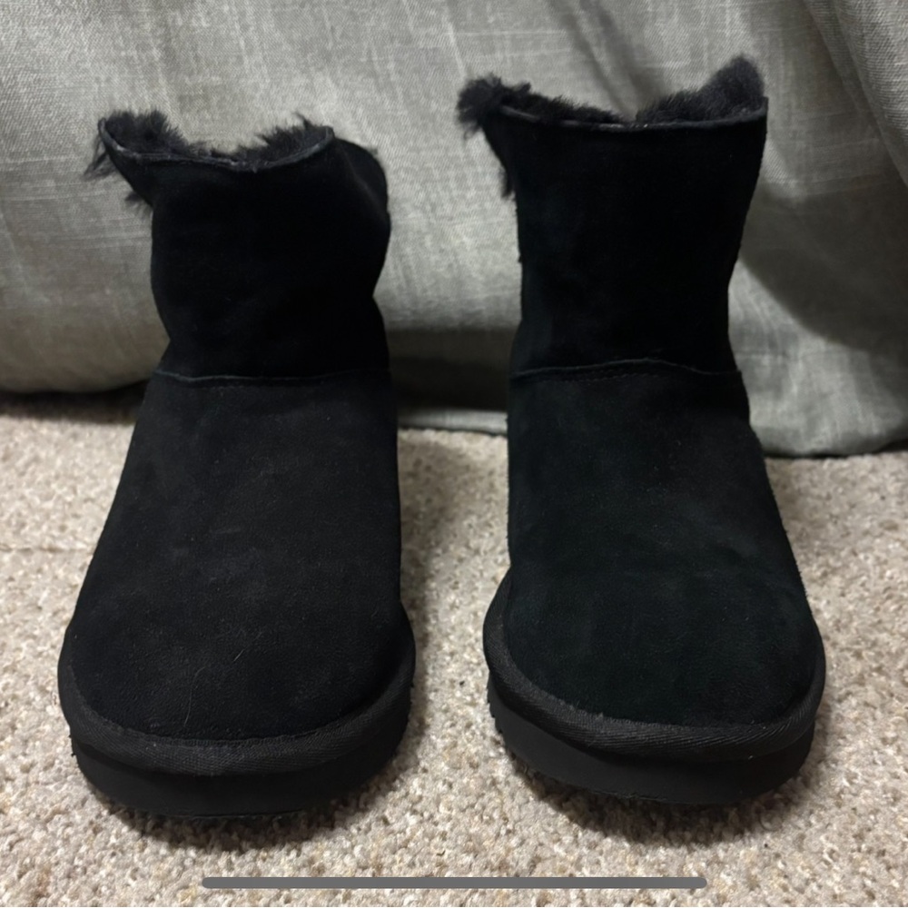 Black NWOT boots